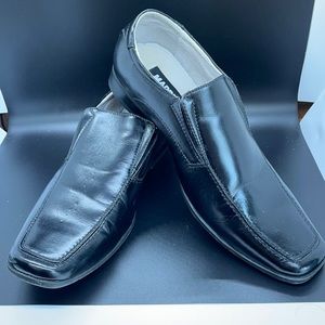 Men’s dress shoes